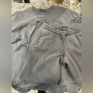 Talentless sweat suit